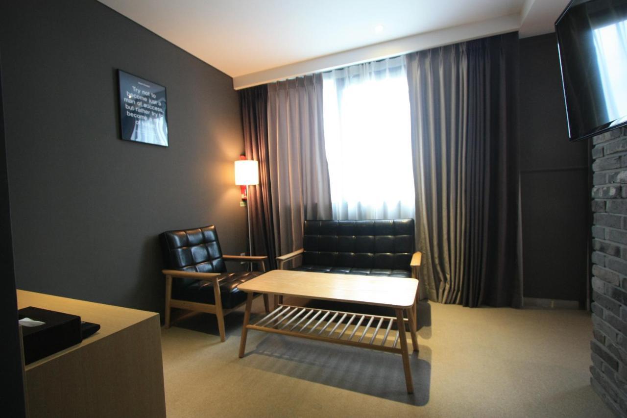 Vella Suite Hotel Suwon Exterior photo